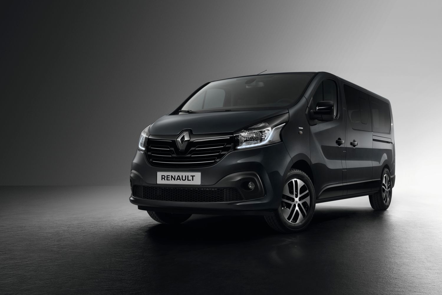 Renault-Trafic-SpaceClass-w-Polsce-od-października-2017-roku